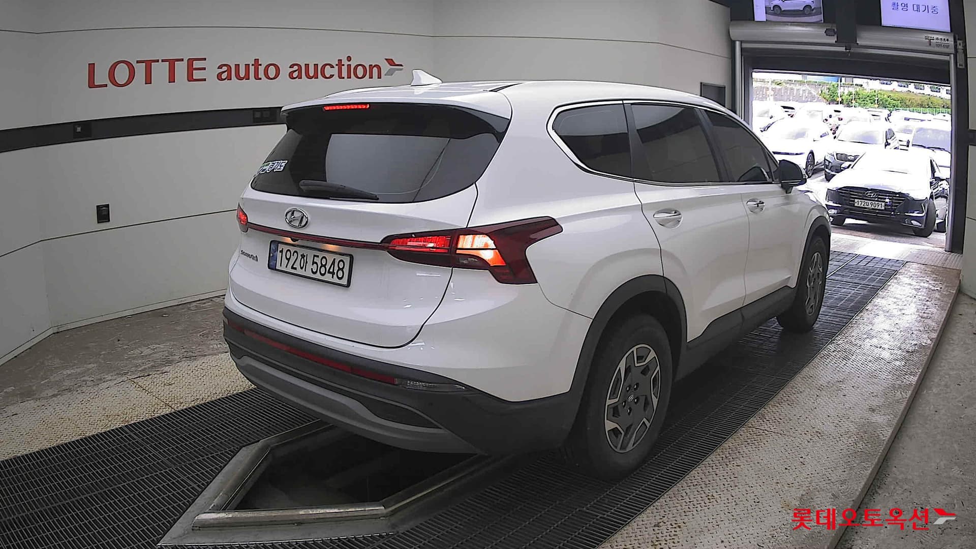 Hyundai - Santa Fe | THE NEW SANTAFE (H) 1.6 Exclusive 5Seater 2WD 12