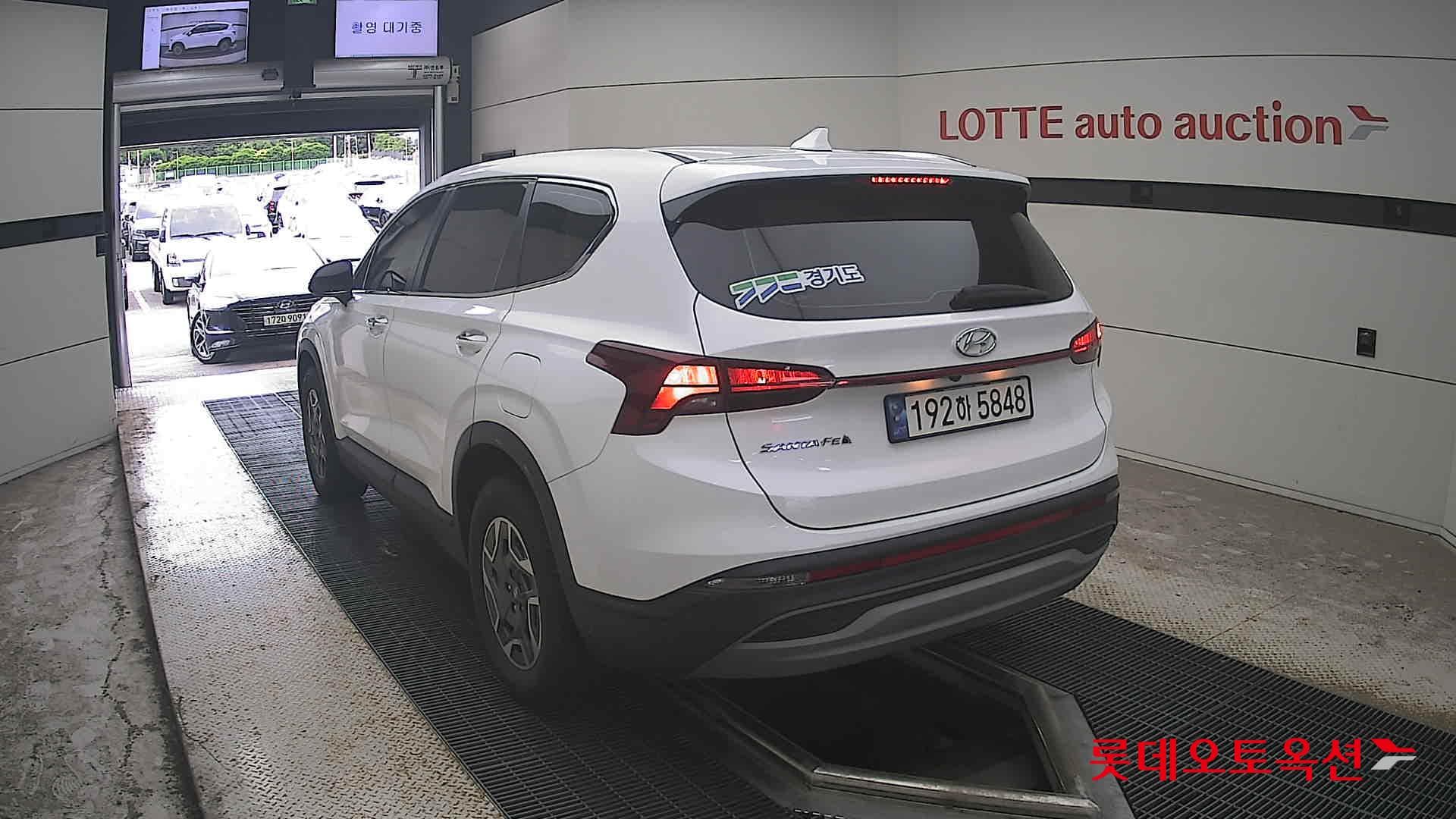 Hyundai - Santa Fe | THE NEW SANTAFE (H) 1.6 Exclusive 5Seater 2WD 9