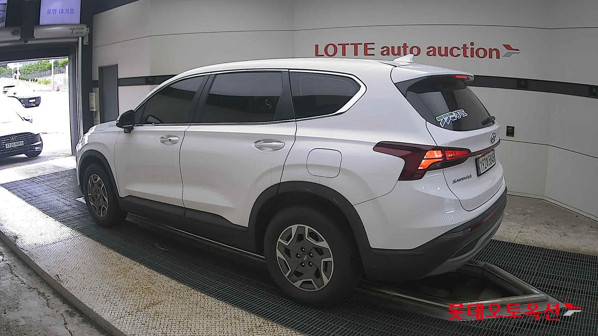 Hyundai - Santa Fe | THE NEW SANTAFE (H) 1.6 Exclusive 5Seater 2WD 8