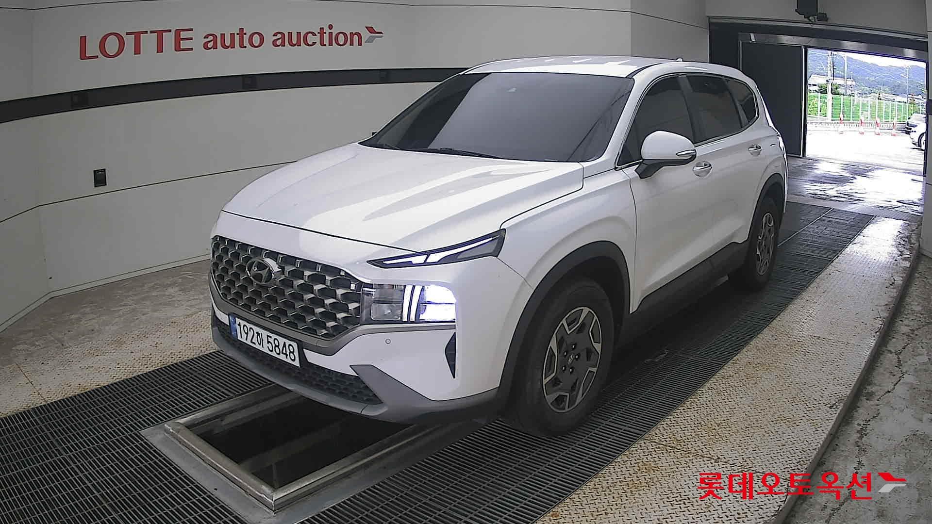 Hyundai - Santa Fe | THE NEW SANTAFE (H) 1.6 Exclusive 5Seater 2WD 3