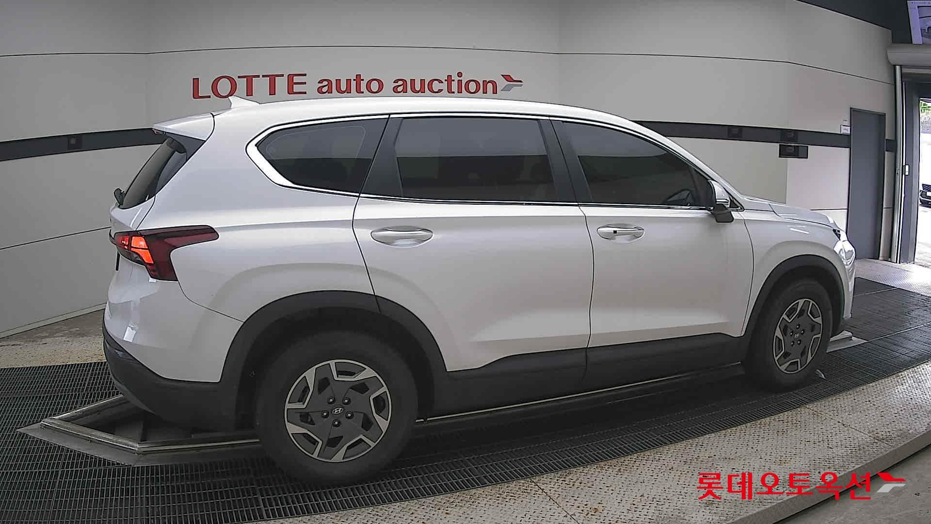 Hyundai - Santa Fe | THE NEW SANTAFE (H) 1.6 Exclusive 5Seater 2WD 15