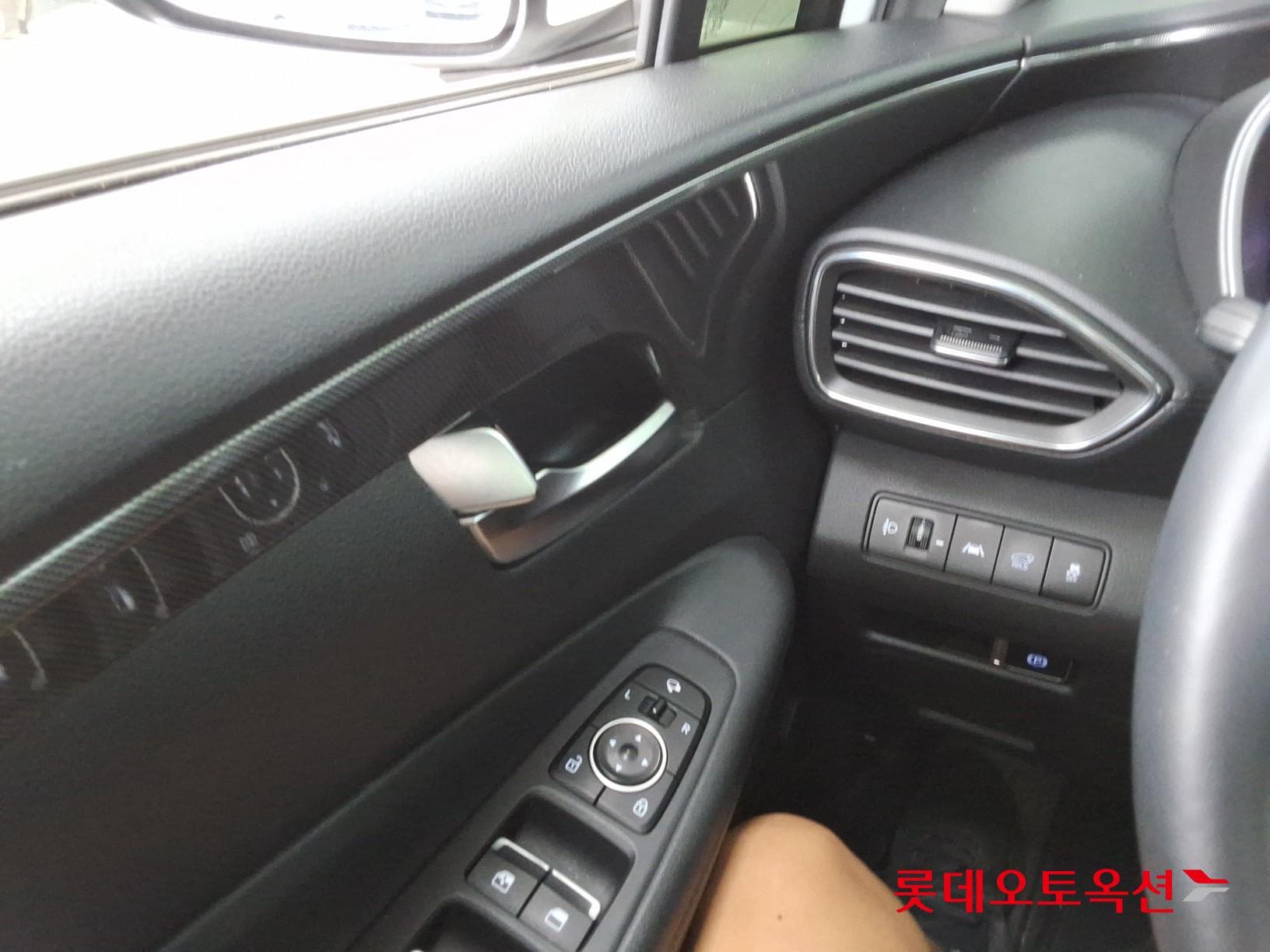 Hyundai - Santa Fe | THE NEW SANTAFE (H) 1.6 Exclusive 5Seater 2WD 28