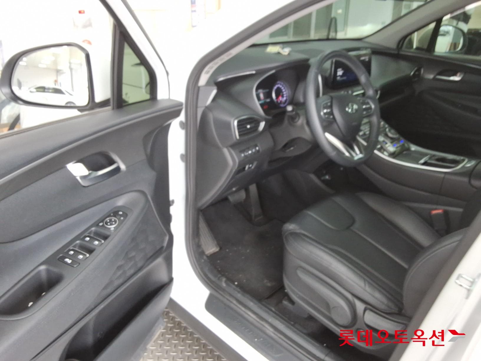 Hyundai - Santa Fe | THE NEW SANTAFE (H) 1.6 Exclusive 5Seater 2WD 35