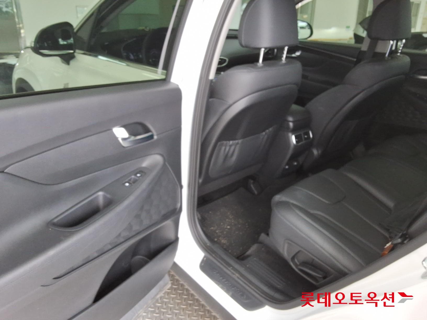Hyundai - Santa Fe | THE NEW SANTAFE (H) 1.6 Exclusive 5Seater 2WD 36
