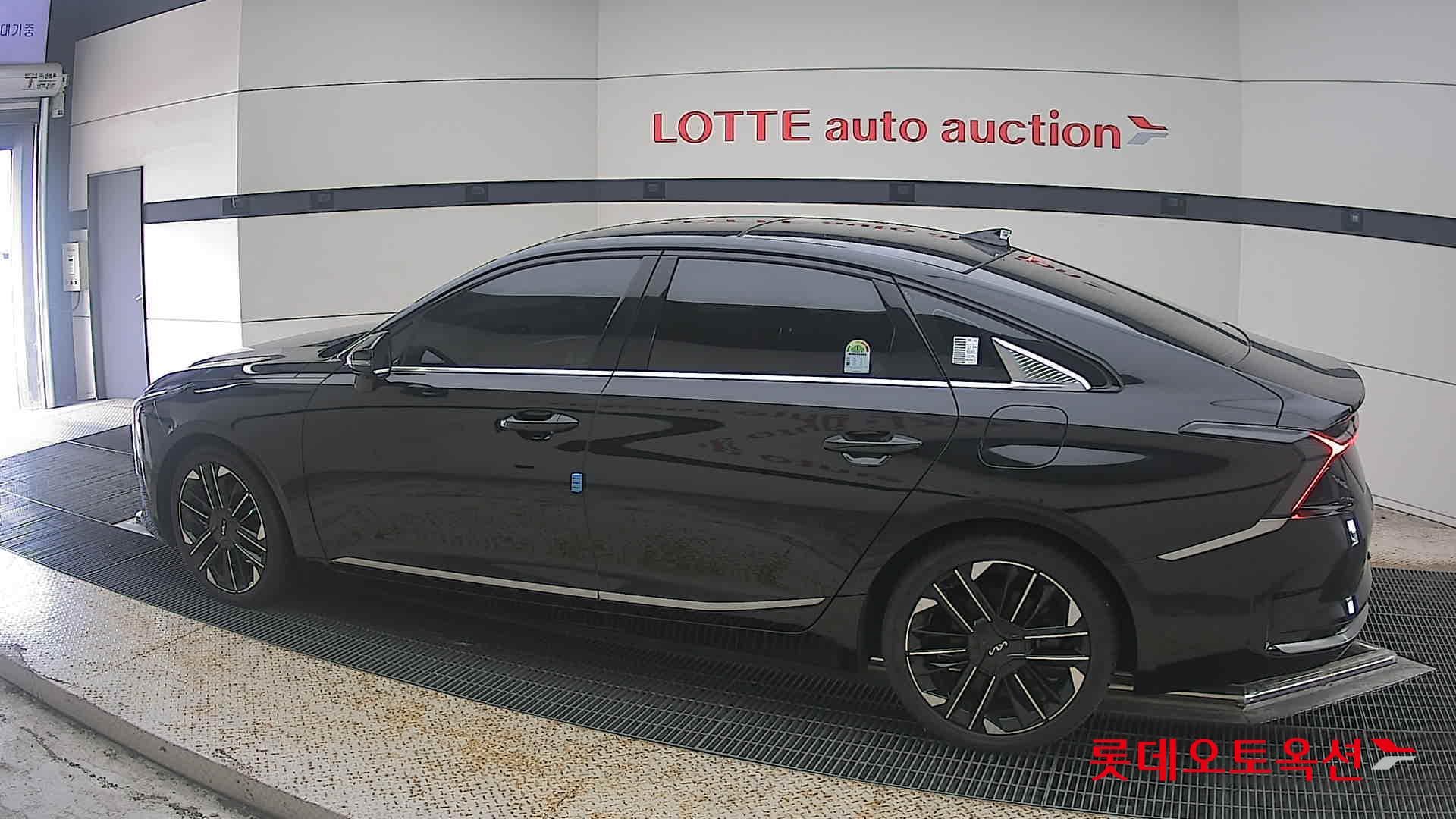 Kia - K8 | (H)1.6 Signature 2WD AT 7