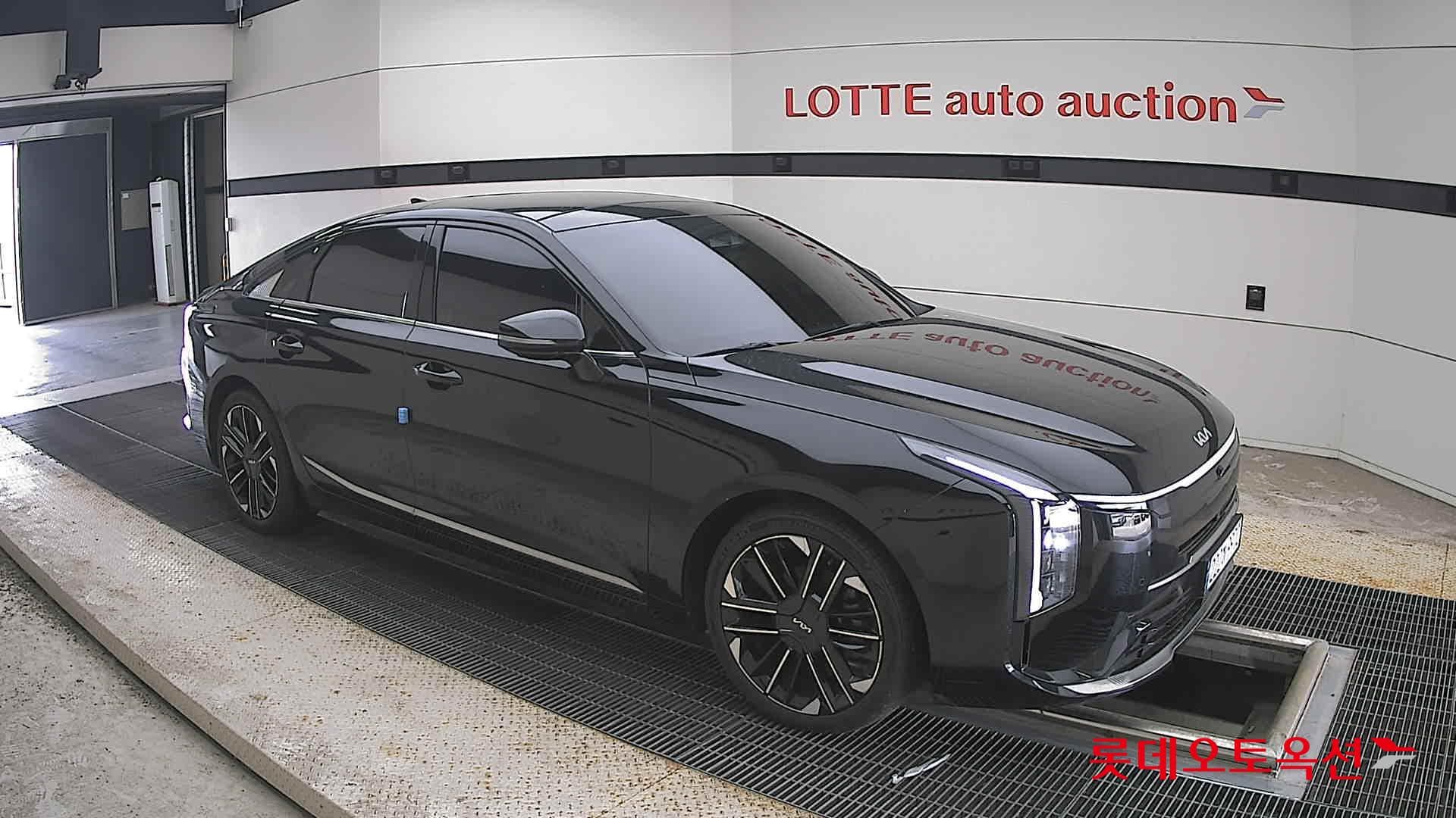 Kia - K8 | (H)1.6 Signature 2WD AT 18