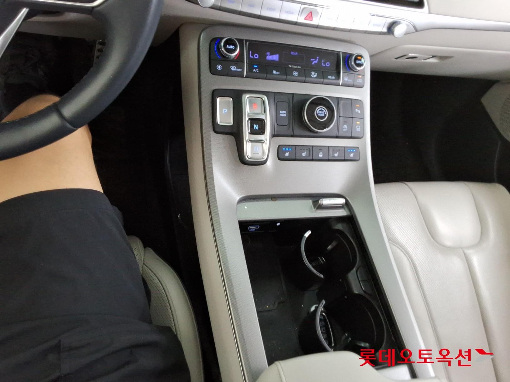 Hyundai - Palisade | (D) 2.2 Prestige 2WD 7 31