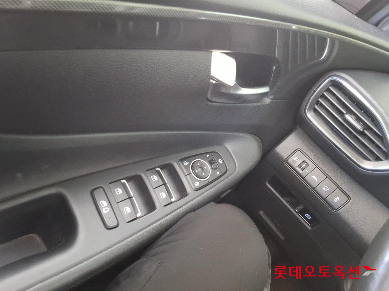 Hyundai - Santa Fe | THE NEW SANTAFE (D) 2.2 Prestige 5Seater 4WD 28