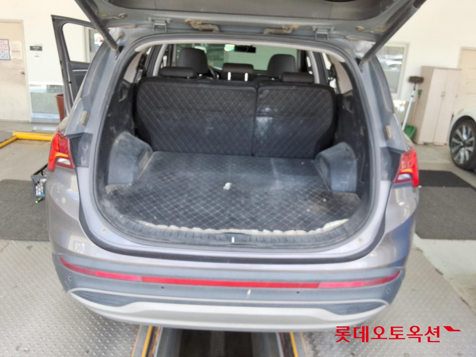 Hyundai - Santa Fe | THE NEW SANTAFE (D) 2.2 Prestige 5Seater 4WD 38