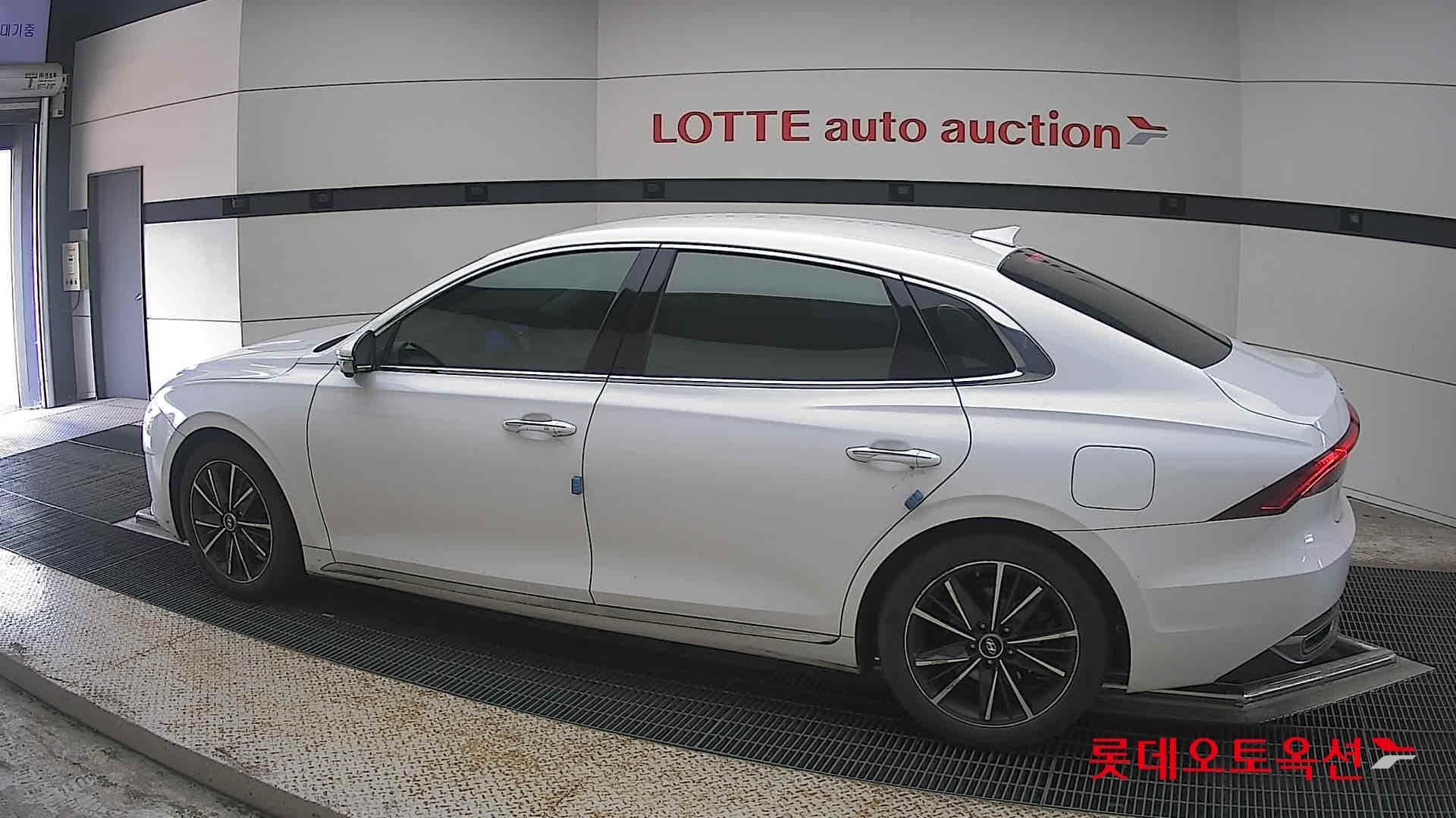 Hyundai - Grandeur | THE NEW (G) 2.5 7