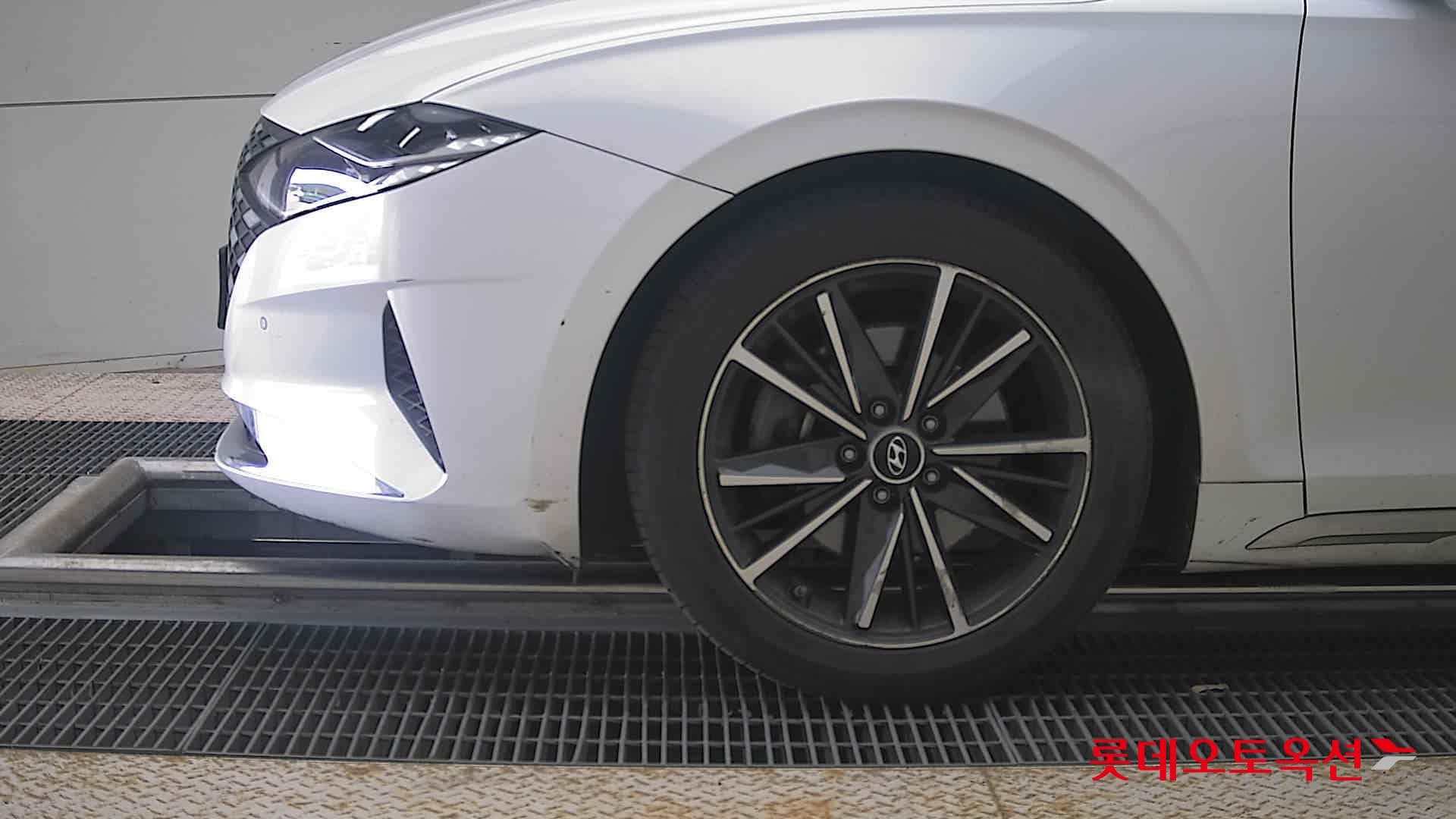 Hyundai - Grandeur | THE NEW (G) 2.5 21