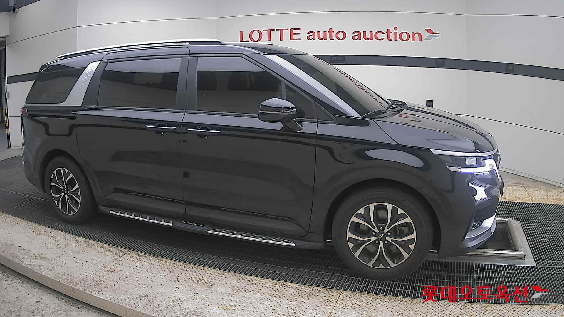 Kia - Carnival | KA4 (D)2.2 Prestige 9 2WD AT 17