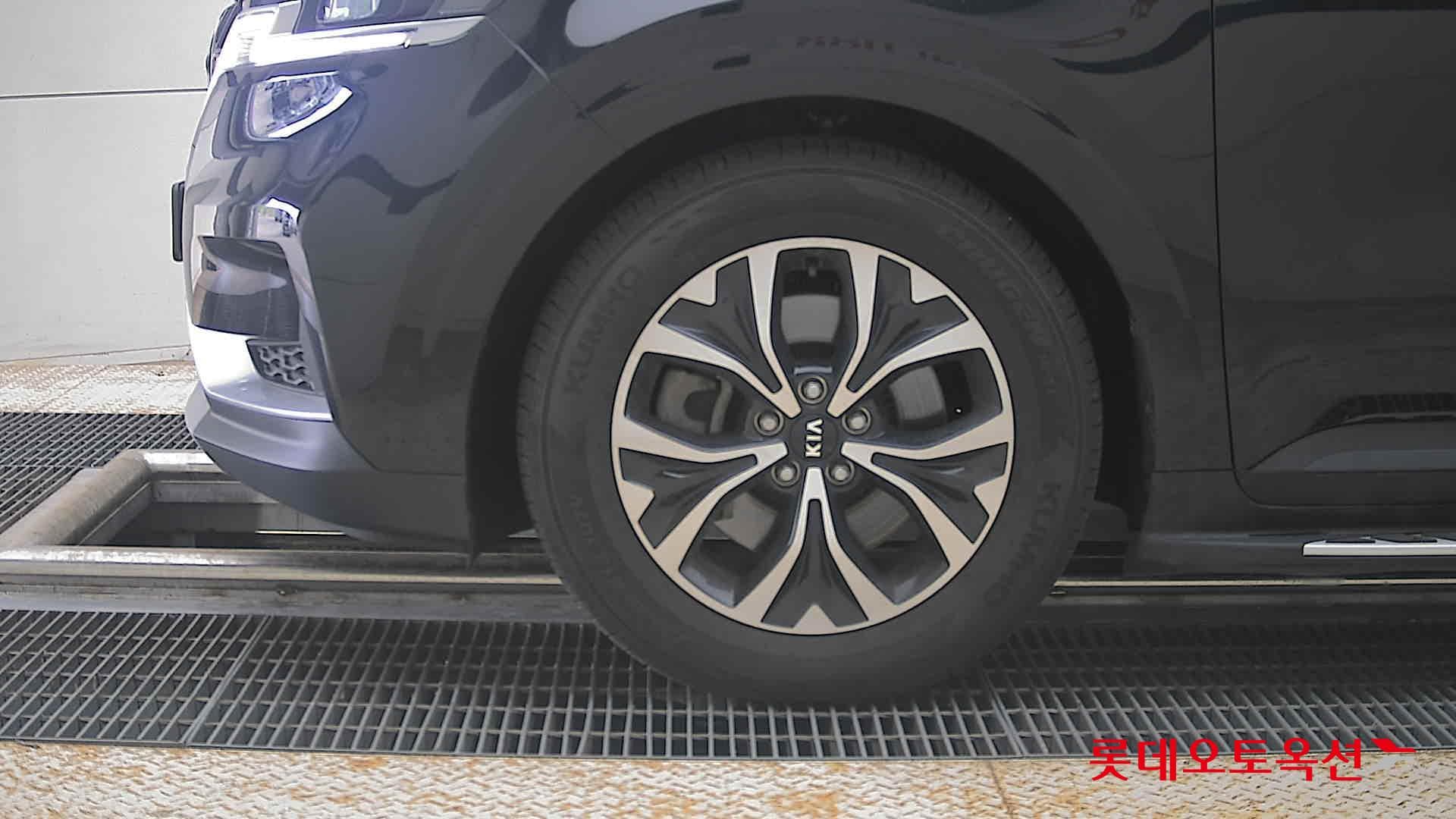 Kia - Carnival | KA4 (D)2.2 Prestige 9 2WD AT 21