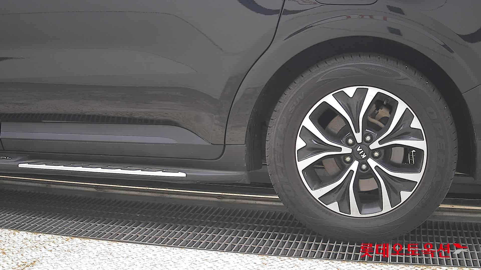 Kia - Carnival | KA4 (D)2.2 Prestige 9 2WD AT 22