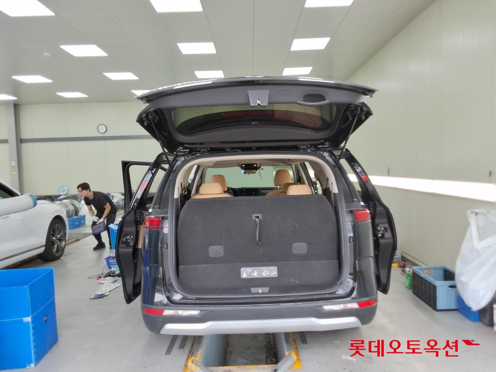 Kia - Carnival | KA4 (D)2.2 Prestige 9 2WD AT 37