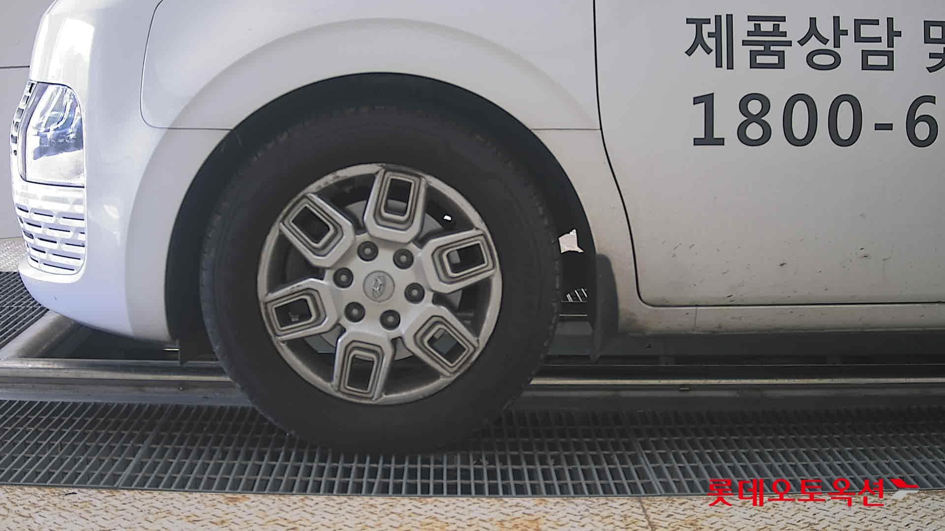 Hyundai - Staria | (D) 2.2 Cargo 5Seater Modern 21
