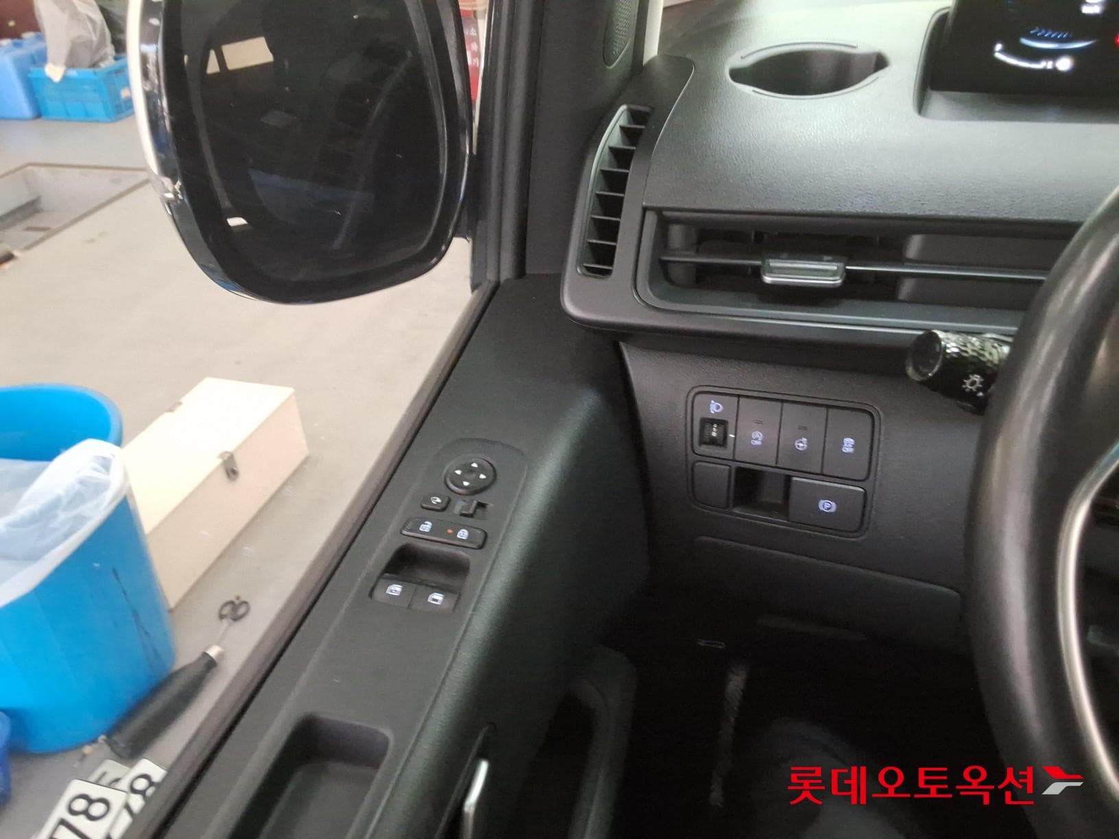 Hyundai - Staria | (D) 2.2 Cargo 5Seater Modern 28