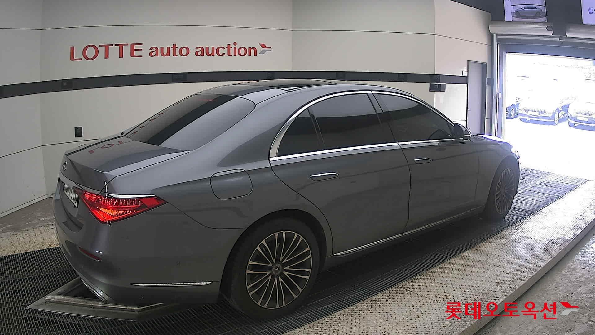 Mercedes-Benz - S-Class | THE NEW S350 (D) 3.0 14