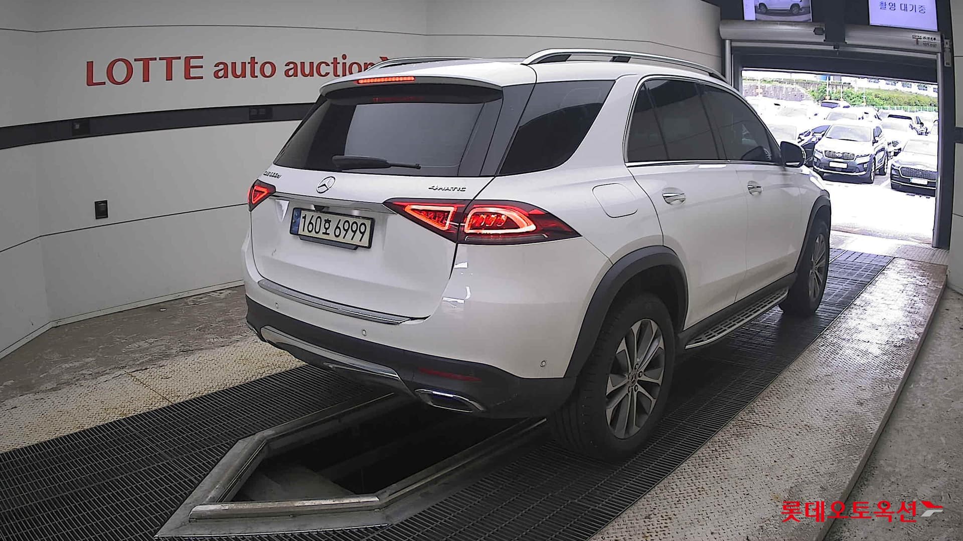 مرسيدس - GLE-Class | 300 (D) 2.0 4MATIC 12