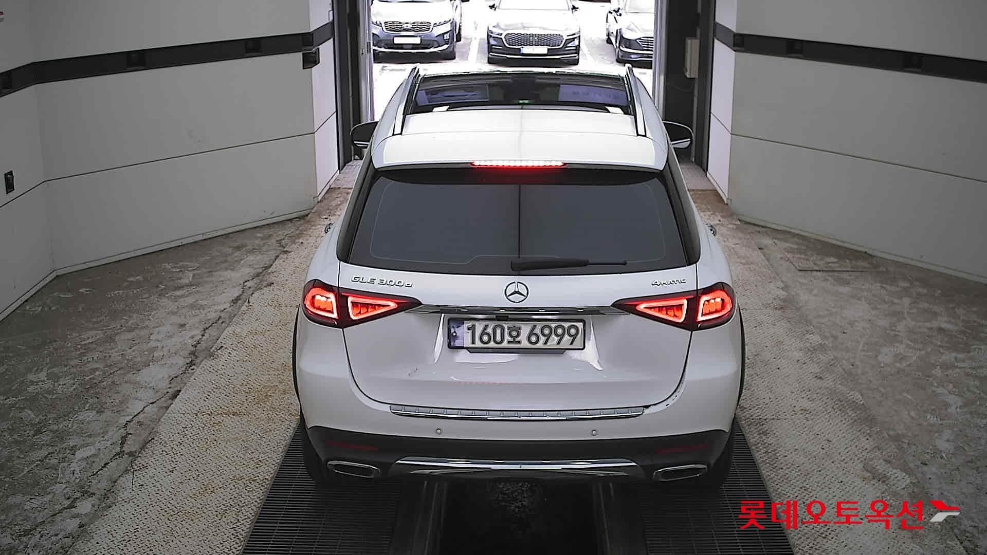 مرسيدس - GLE-Class | 300 (D) 2.0 4MATIC 11