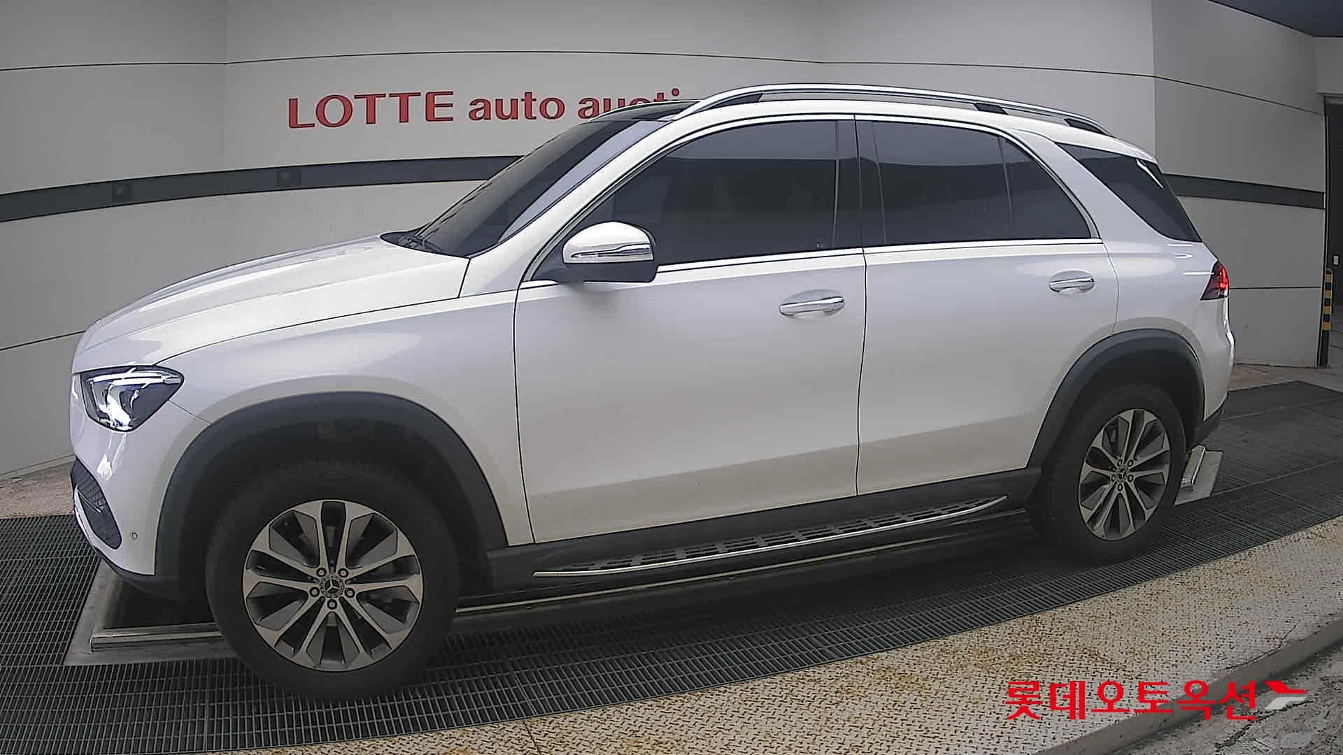مرسيدس - GLE-Class | 300 (D) 2.0 4MATIC 5
