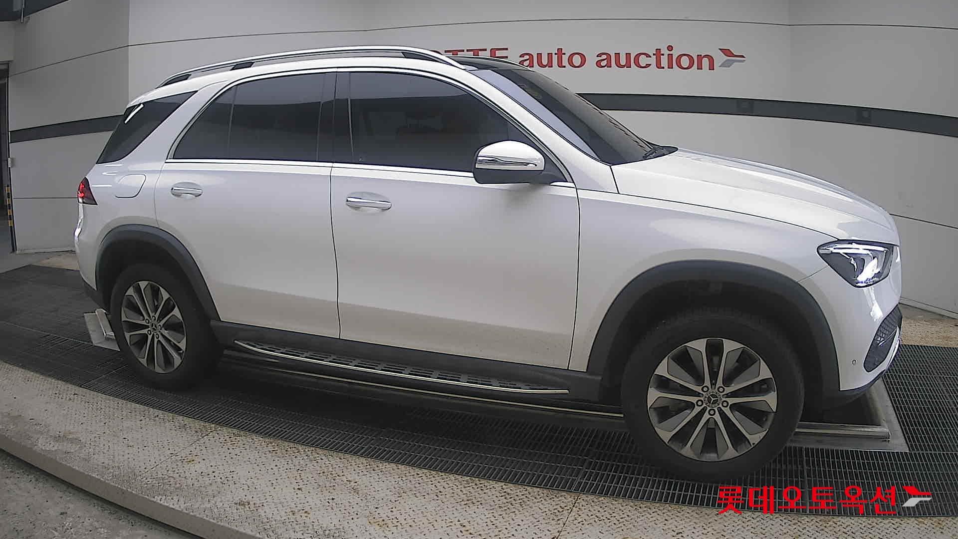 مرسيدس - GLE-Class | 300 (D) 2.0 4MATIC 17