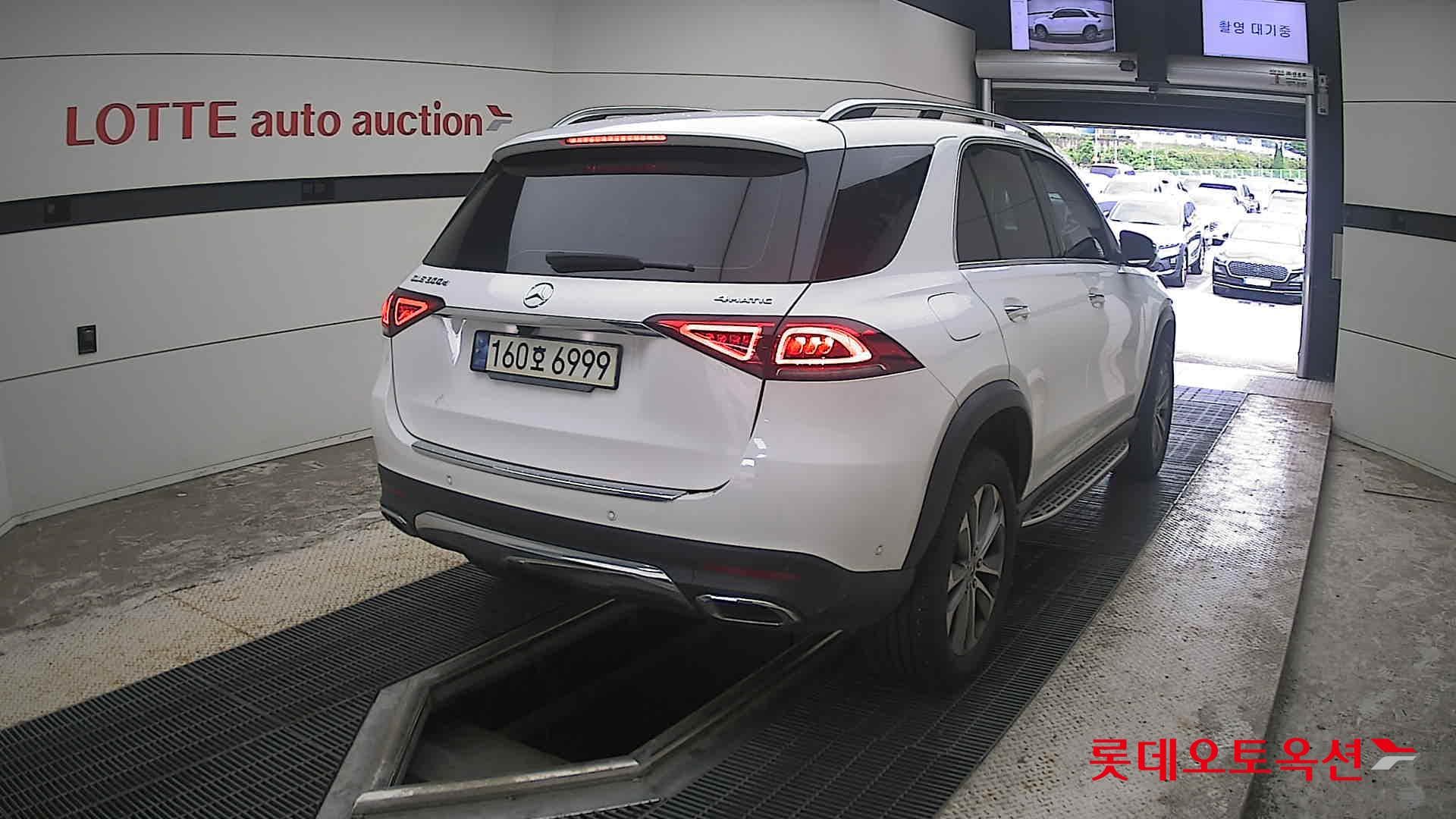 مرسيدس - GLE-Class | 300 (D) 2.0 4MATIC 13