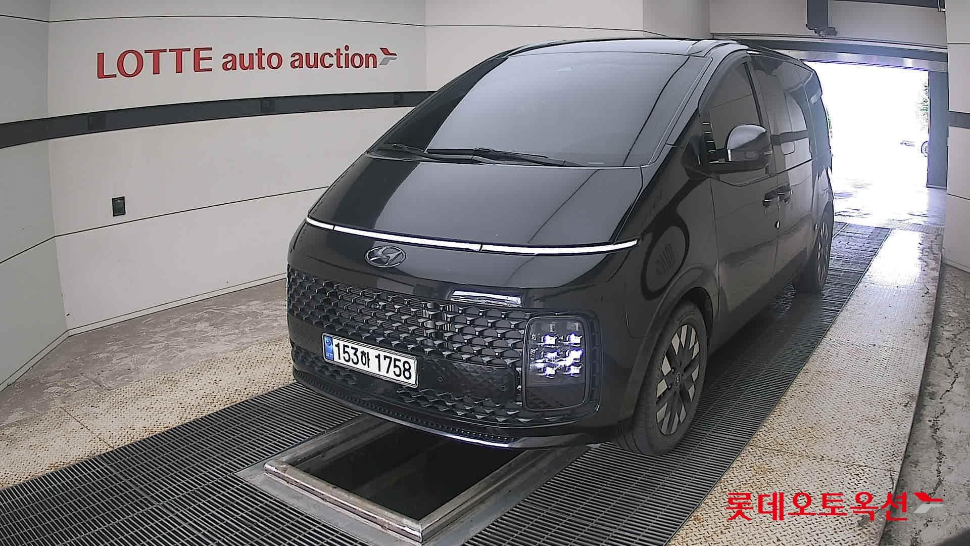 Hyundai - Staria | (D) 2.2 7Seater Inspiration 2