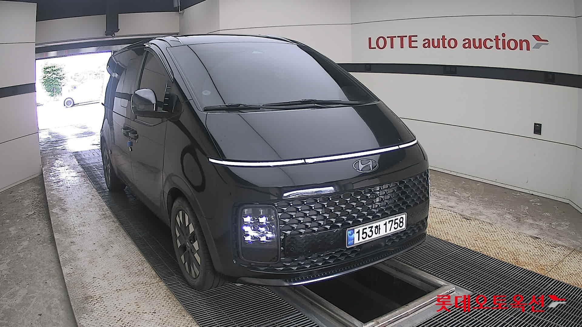 Hyundai - Staria | (D) 2.2 7Seater Inspiration 20