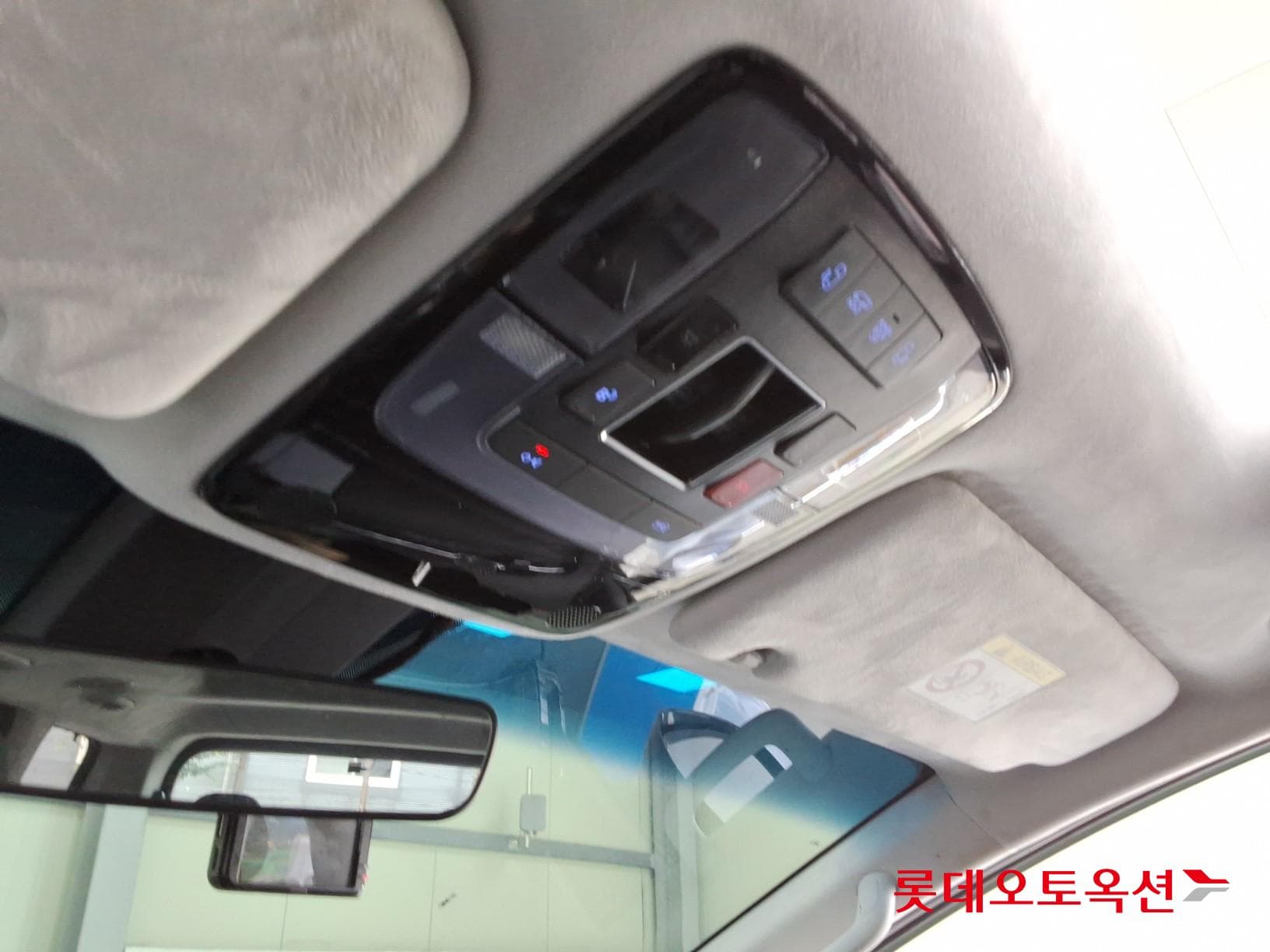 Hyundai - Staria | (D) 2.2 7Seater Inspiration 31