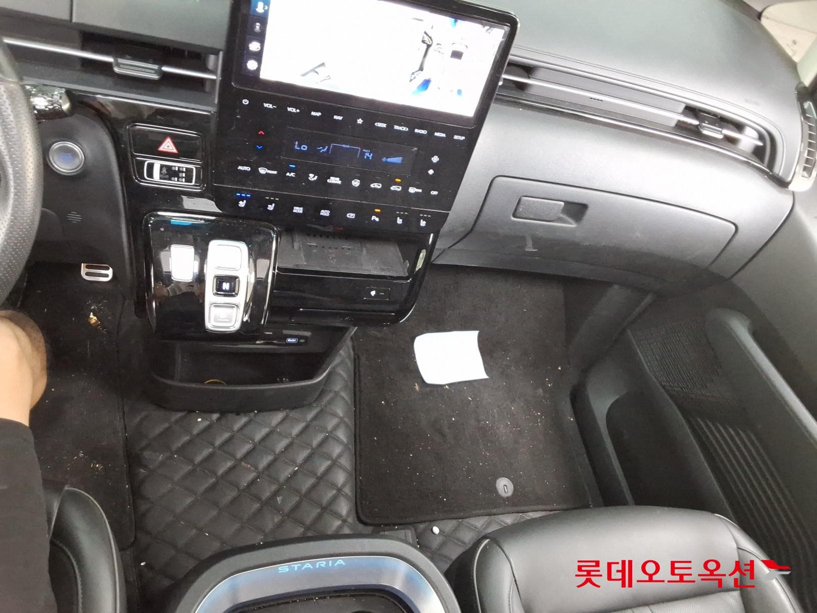 Hyundai - Staria | (D) 2.2 7Seater Inspiration 34