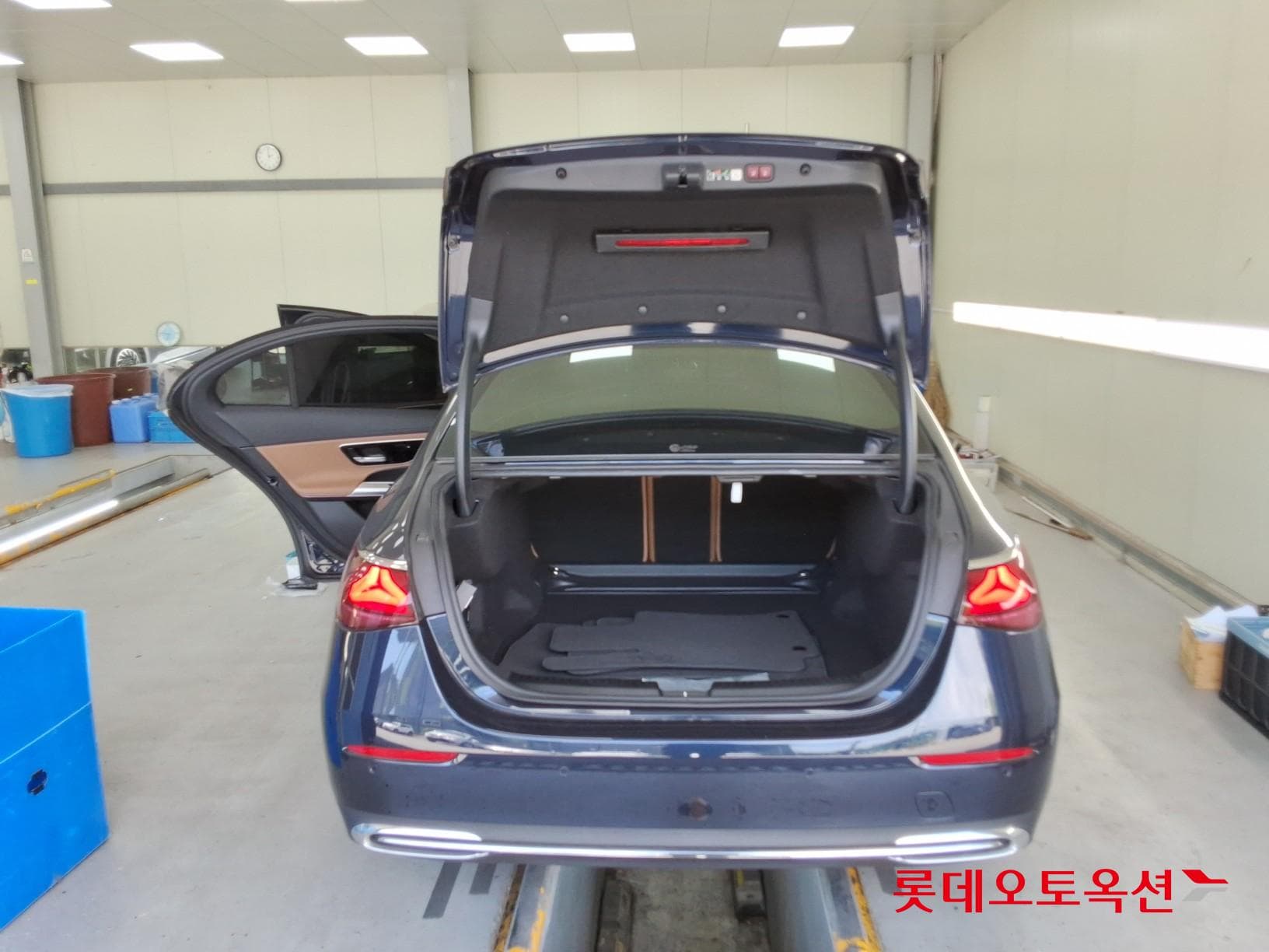 مرسيدس - E-Class | E (G) 2.0 E200 AVANTGARDE 37