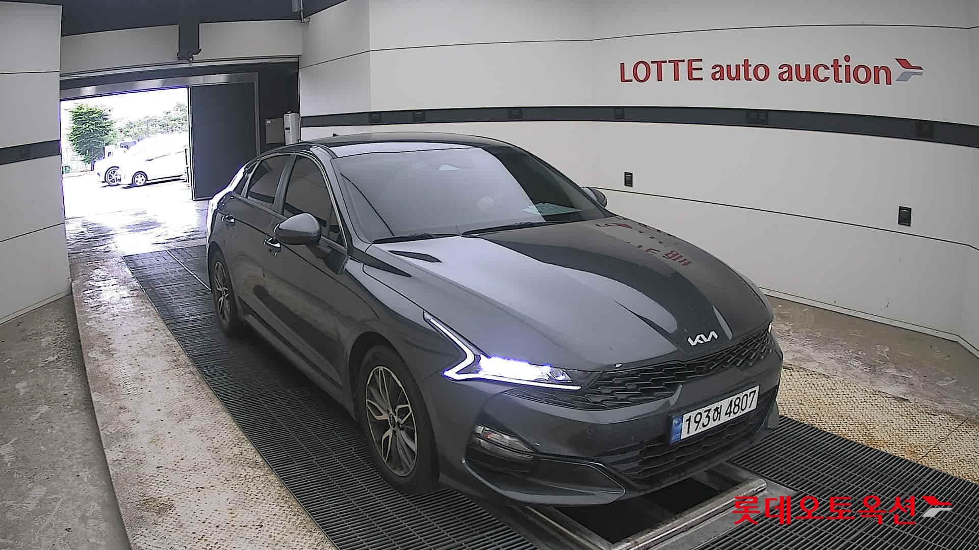 Kia - K5 | INTERACTIVE (G) 2.0 Prestige 20