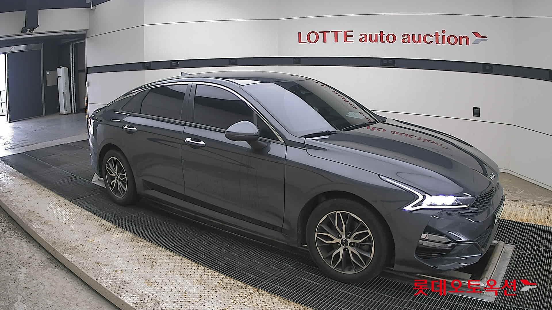 Kia - K5 | INTERACTIVE (G) 2.0 Prestige 18