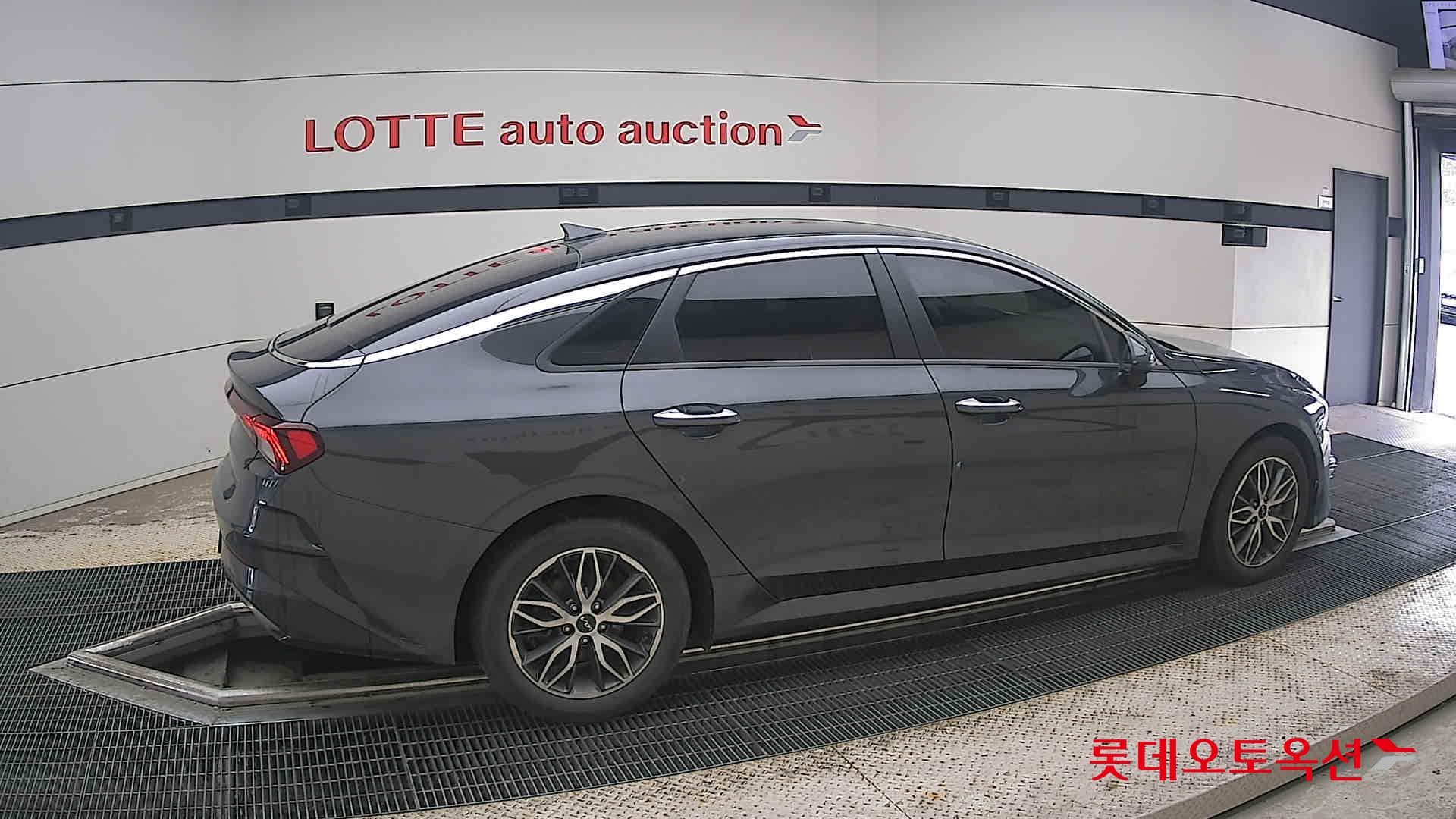 Kia - K5 | INTERACTIVE (G) 2.0 Prestige 15
