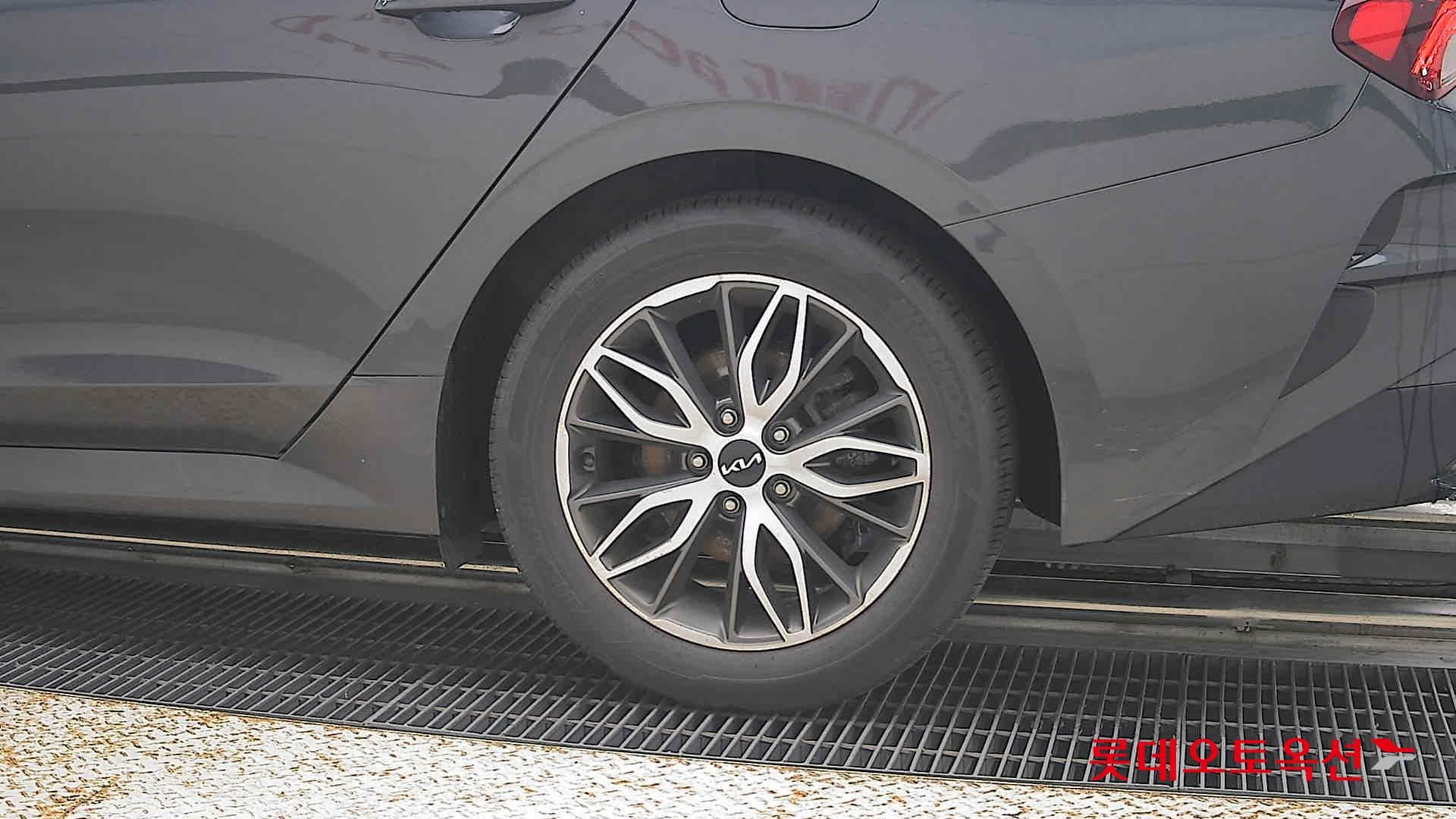 Kia - K5 | INTERACTIVE (G) 2.0 Prestige 22