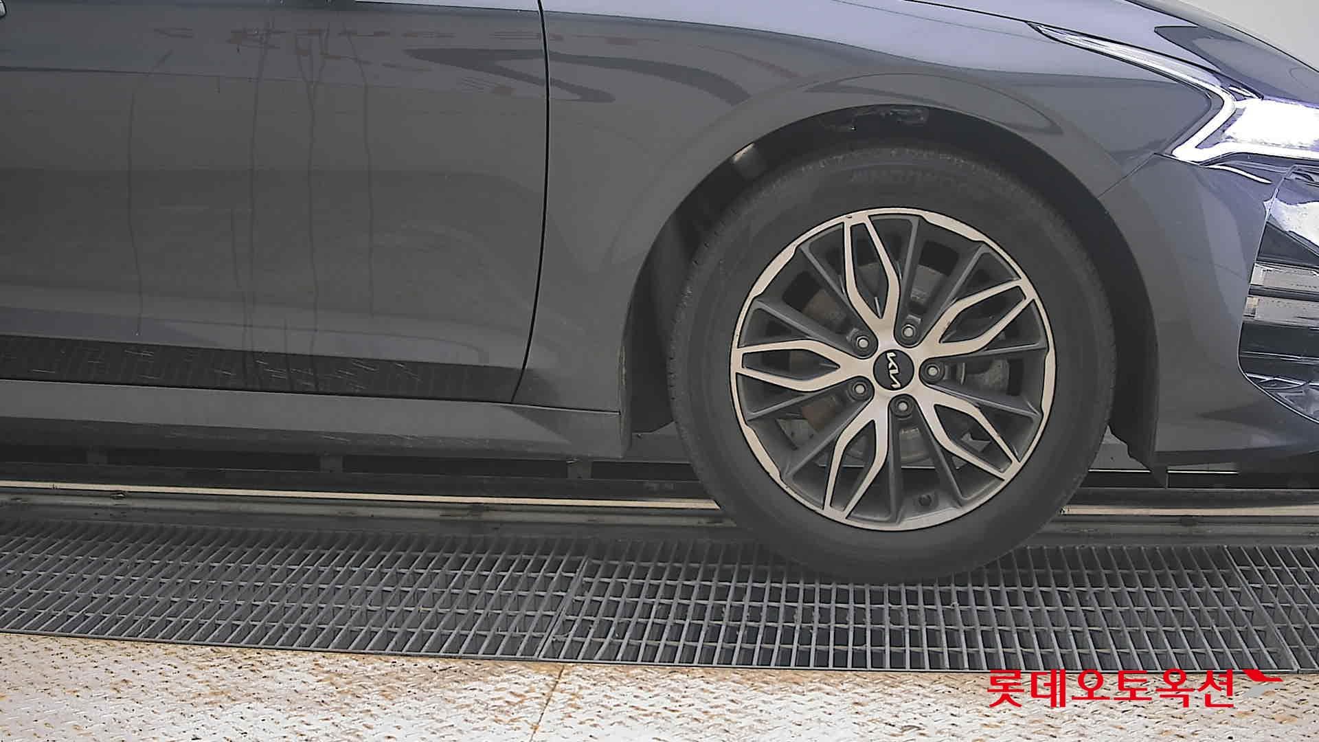 Kia - K5 | INTERACTIVE (G) 2.0 Prestige 23