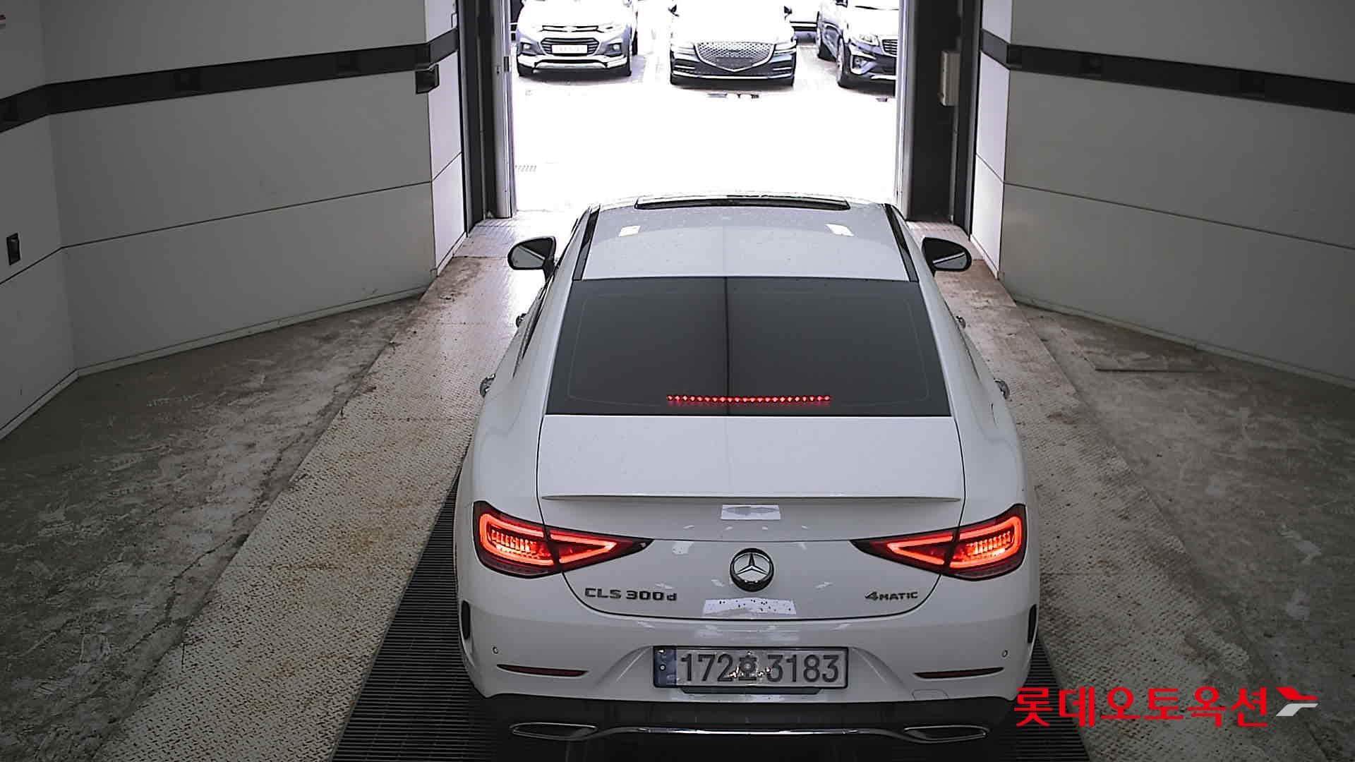 Mercedes-Benz - CLS-Class | 300 11