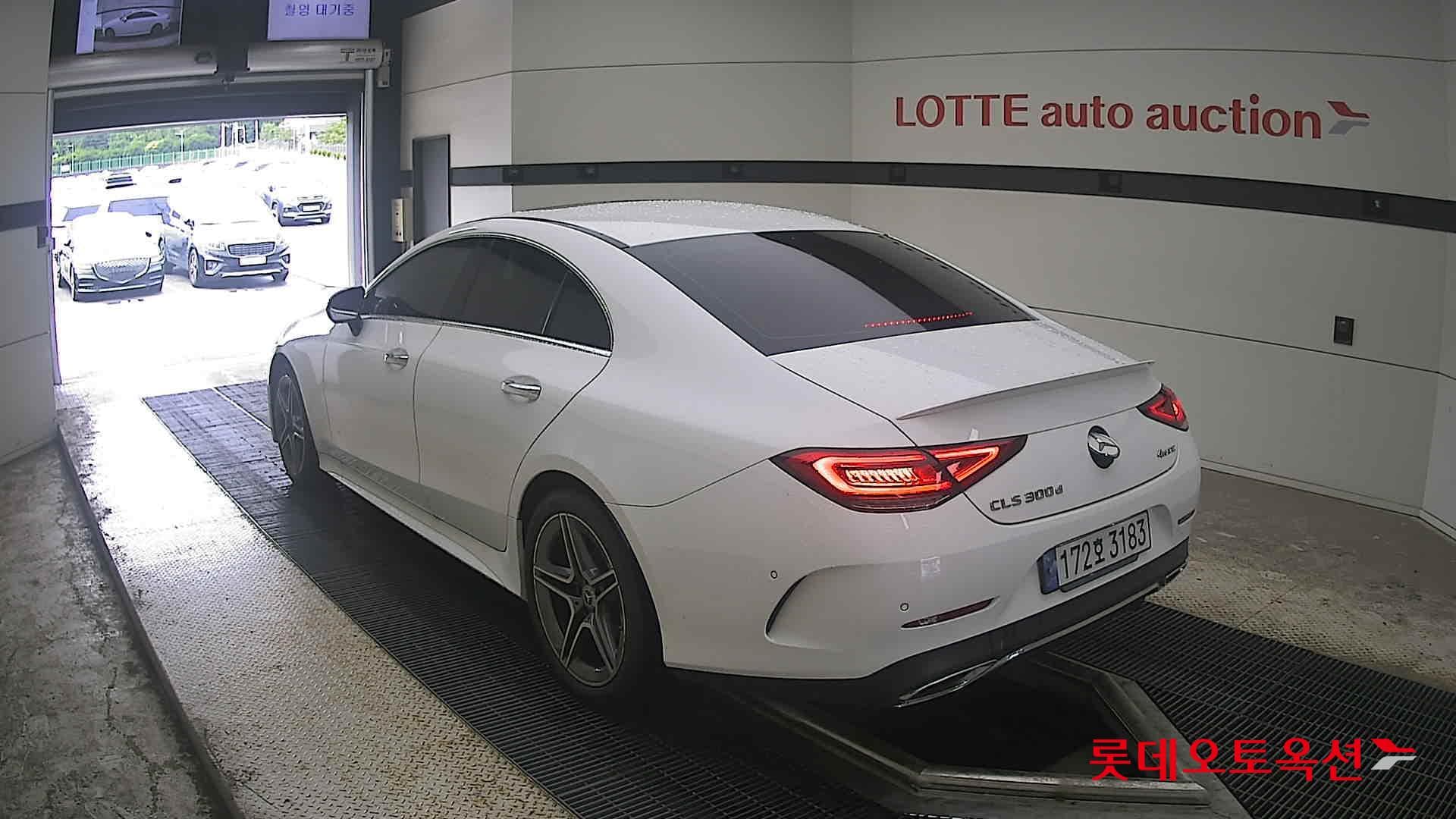 Mercedes-Benz - CLS-Class | 300 10