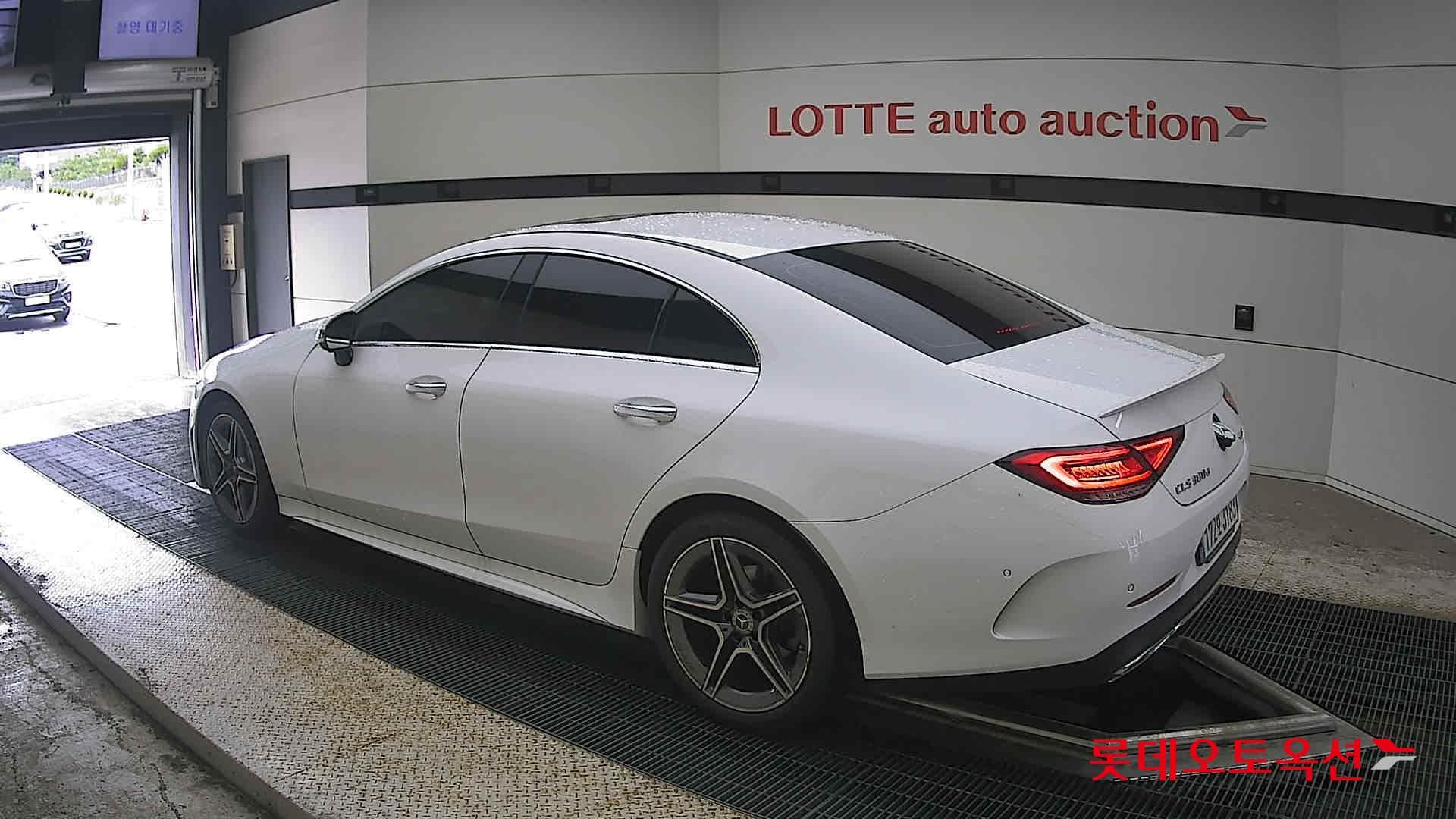 Mercedes-Benz - CLS-Class | 300 8