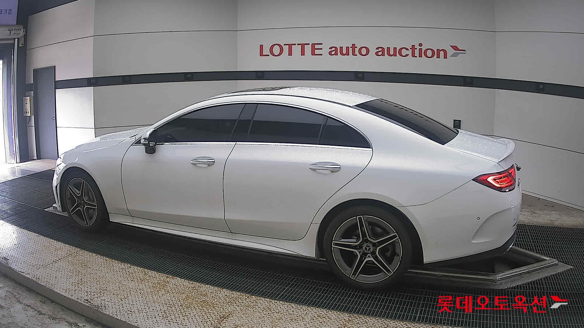 Mercedes-Benz - CLS-Class | 300 7
