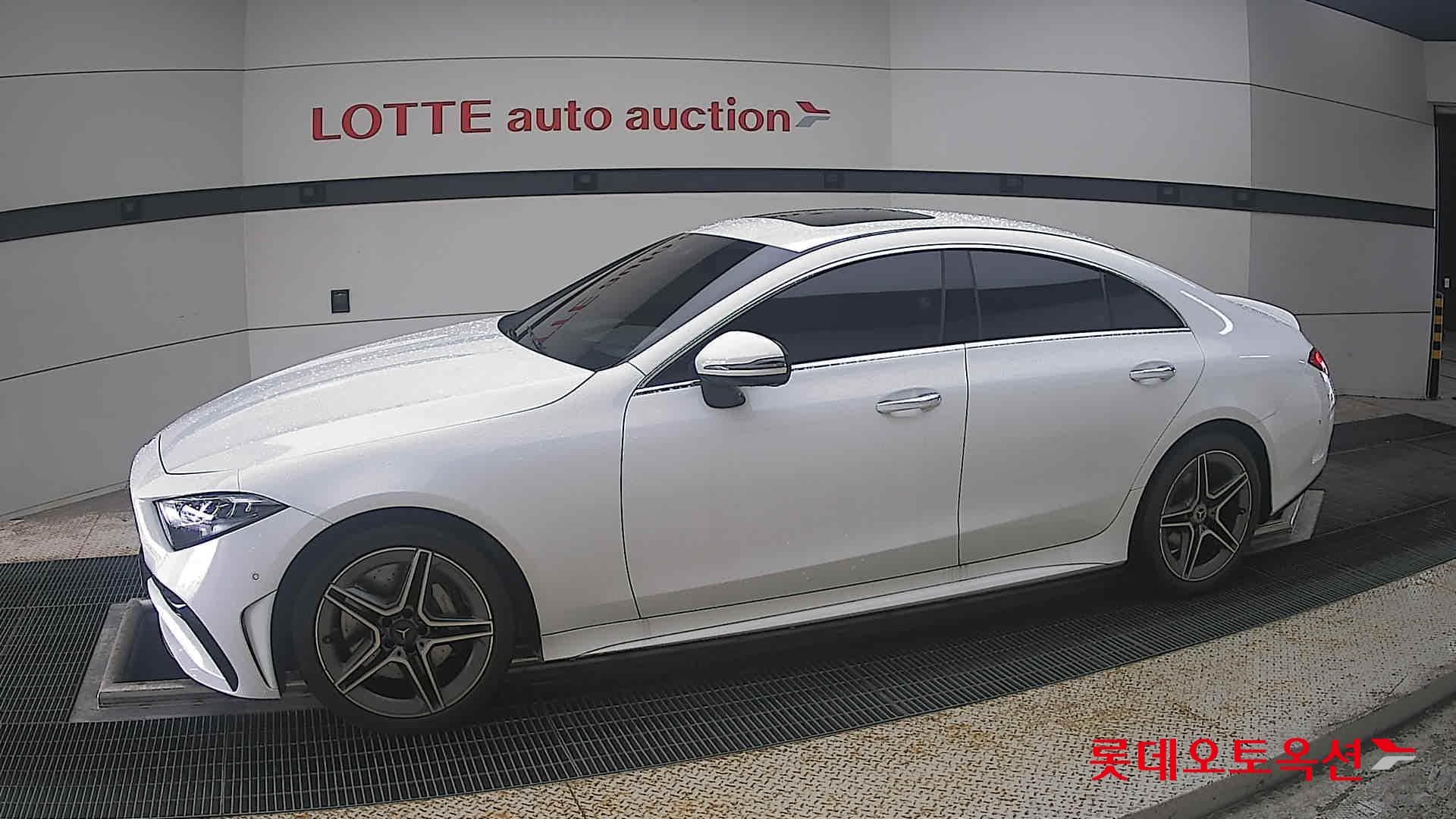 Mercedes-Benz - CLS-Class | 300 5