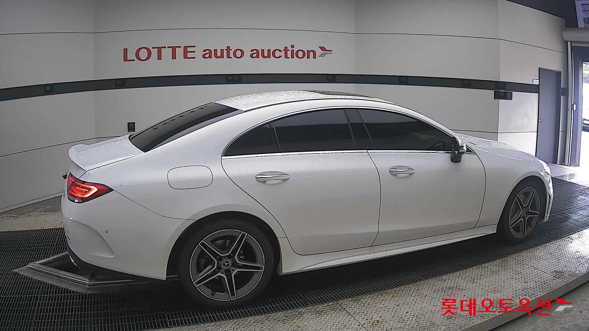 Mercedes-Benz - CLS-Class | 300 15
