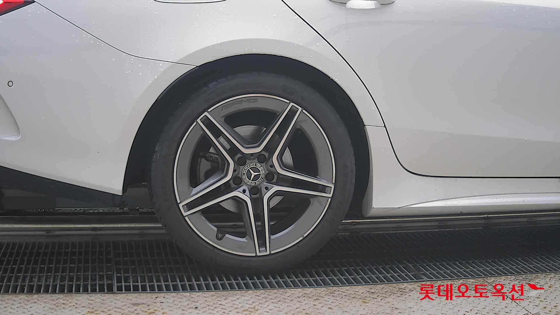 Mercedes-Benz - CLS-Class | 300 24