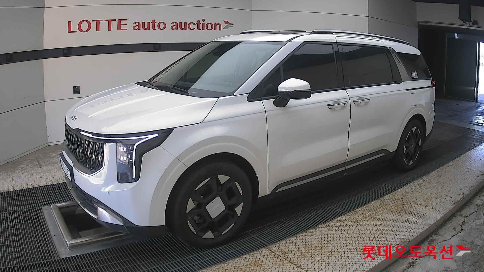 Kia - Carnival | KA4 (H)1.6 Signature 9 2WD AT 4
