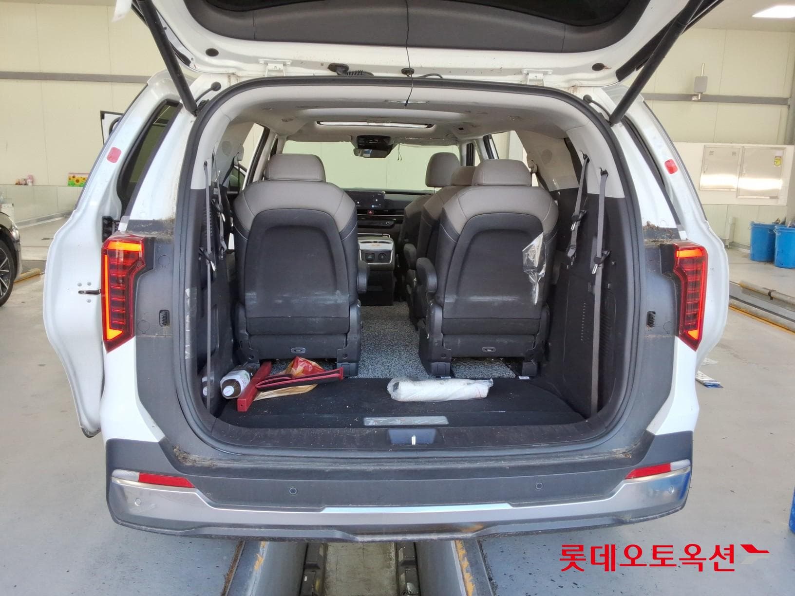 Kia - Carnival | KA4 (H)1.6 Signature 9 2WD AT 38