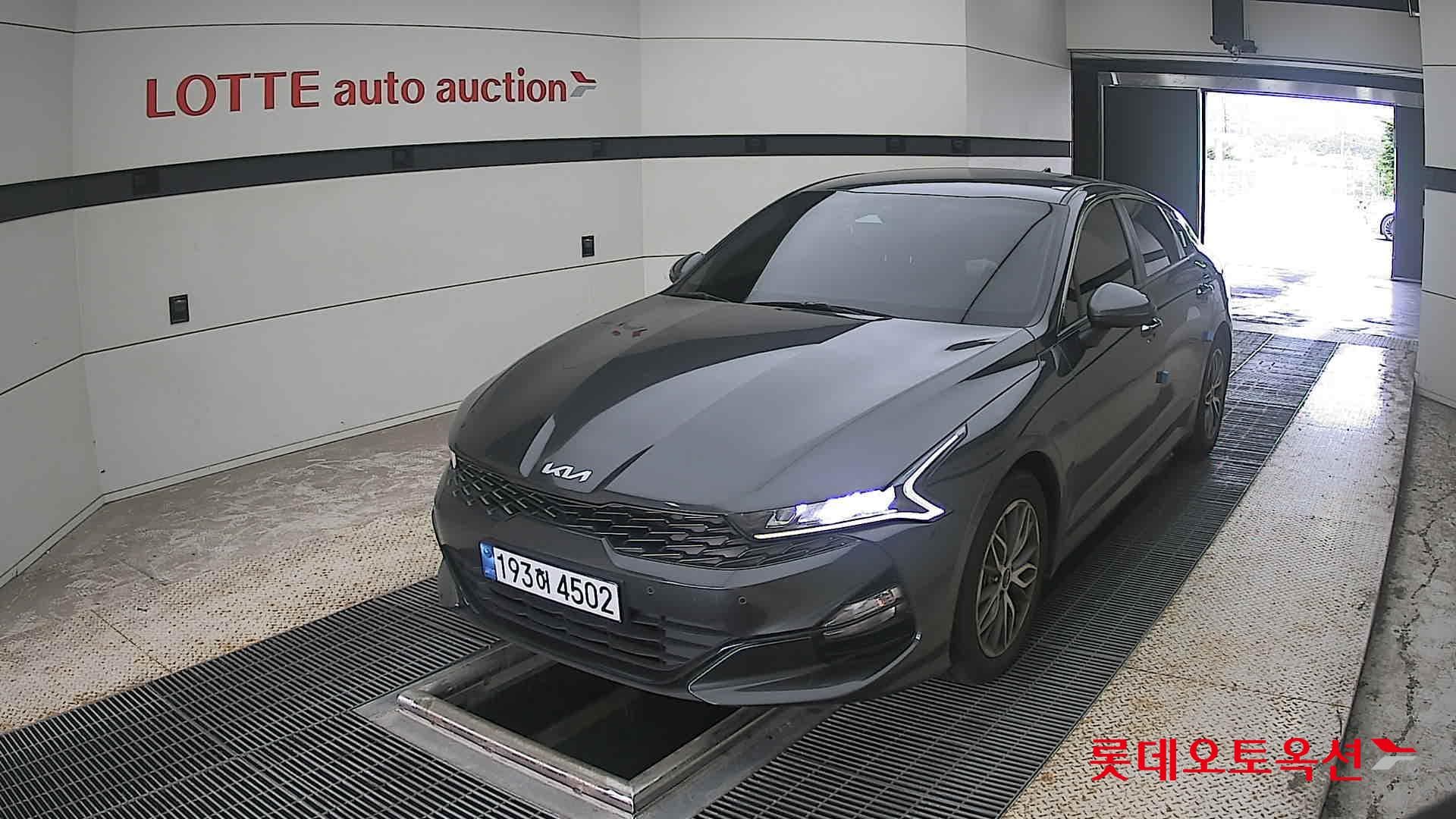 Kia - K5 | INTERACTIVE (G) 2.0 Prestige 2