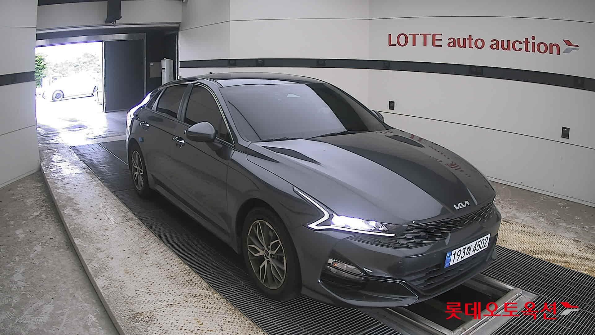 Kia - K5 | INTERACTIVE (G) 2.0 Prestige 19