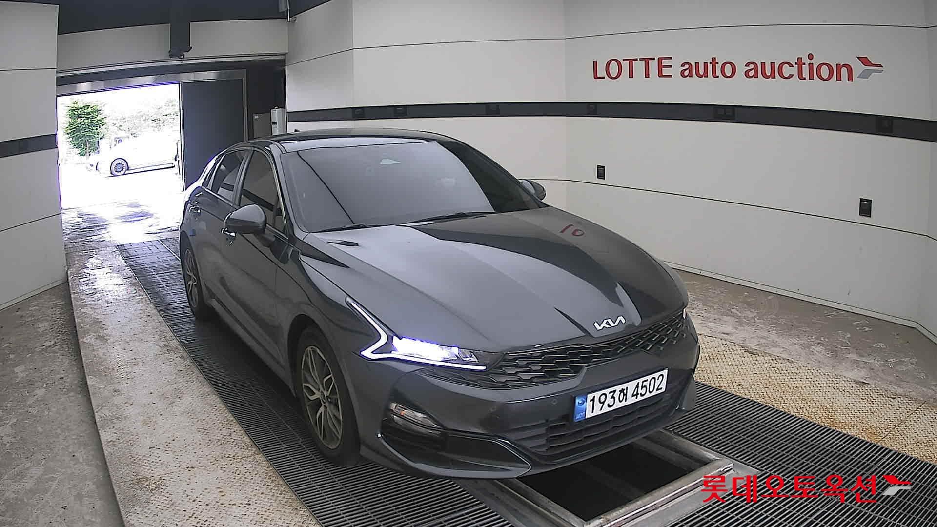 Kia - K5 | INTERACTIVE (G) 2.0 Prestige 20
