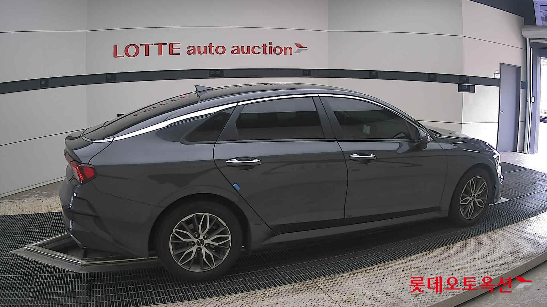Kia - K5 | INTERACTIVE (G) 2.0 Prestige 15